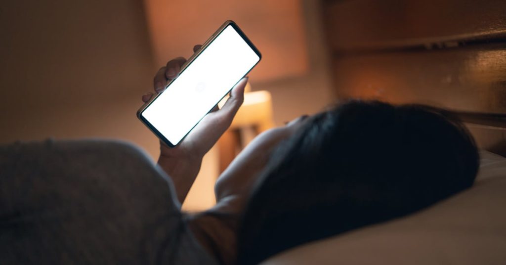 Is It Bad To Use Electronics Before Going To Sleep?