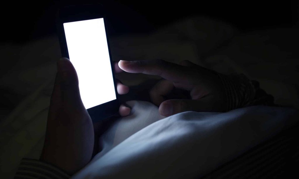 Should I Avoid Screens Before Bedtime?
