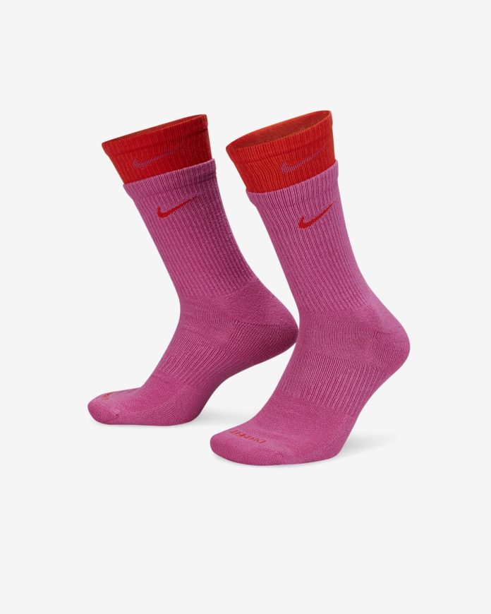 should i sleep with or without socks on