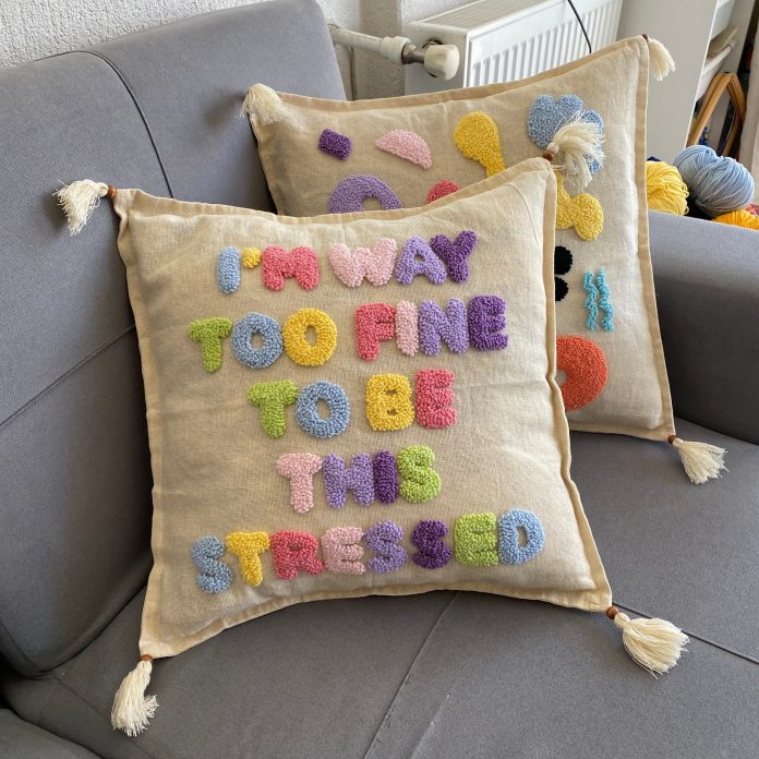 how to make homemade diy pillows on a budget